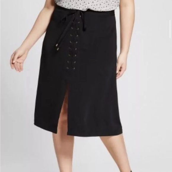 Who What Wear Black Split Lace Up Front Side Zip Skirt Size 22W - Picture 1 of 5